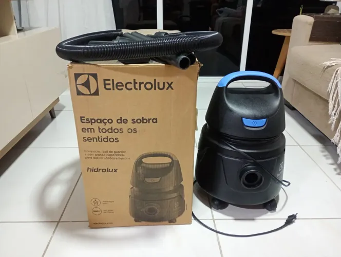 Aspirador hidrolux de alta potência 1400w,e litragem 12 litros.