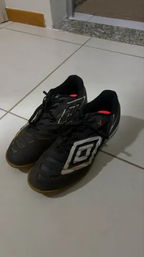 Chuteira umbro