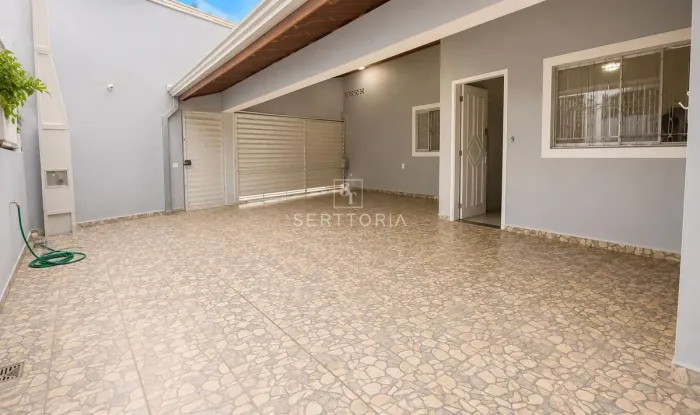 Aluga-se Casa com 3 quartos em Parque Hortolândia