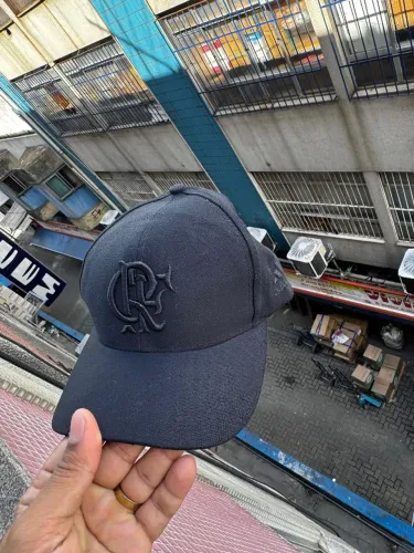 BONÉ DIVERSAS MARCAS 1 LINHA