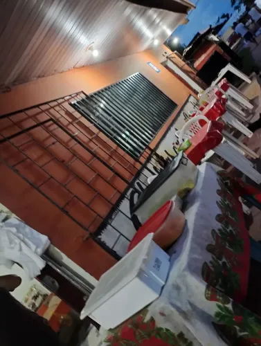 Casa no Careiro castanho na principal