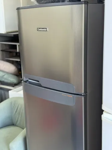Geladeira inox semi Nova - Continental