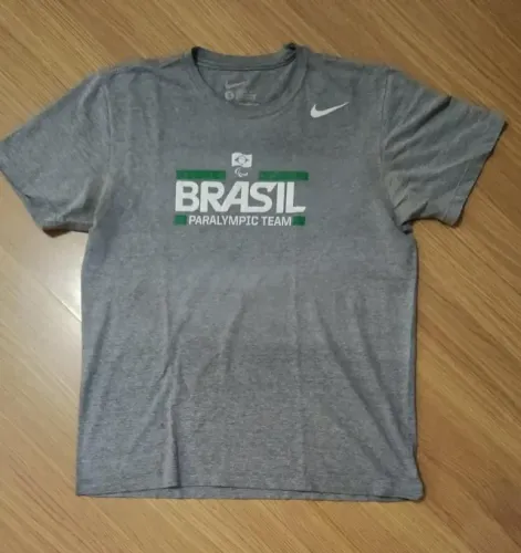 Camisa Nike Brasil Paralímpico Cinza