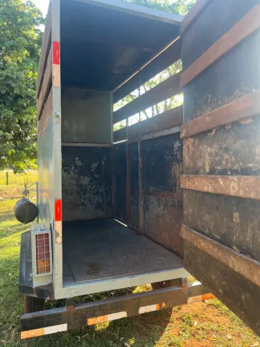 Vendo Treilher 1 cavalo