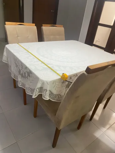 Vendo mesa de jantar .