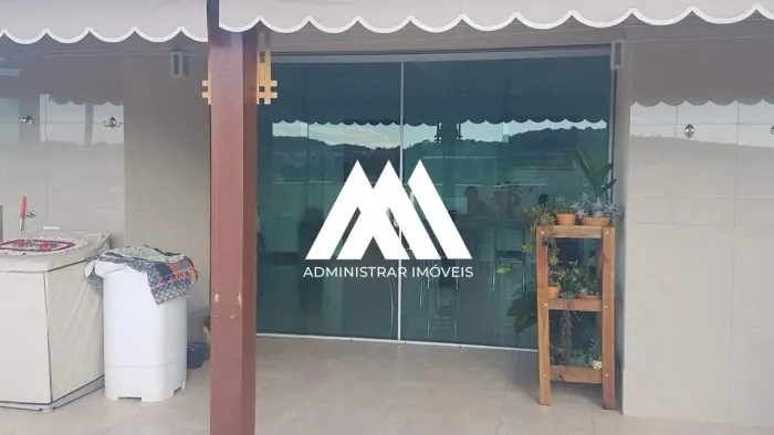 Vendo cobertura em Itaúna em região próximo ao centro!