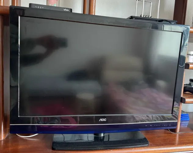 Televisão AOC
