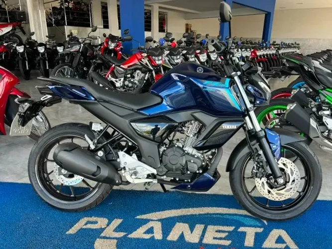 Yamaha FZ-15 ABS ano 2026, com apenas 600 km rodados, moto em estado de 0 km.