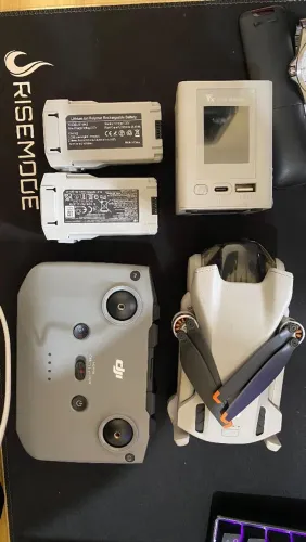 Vendo DJI mini 3, com duas baterias, 1 original e outra similar, hub de carregamento,.