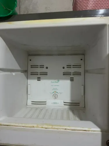 Vende-se geladeira usada