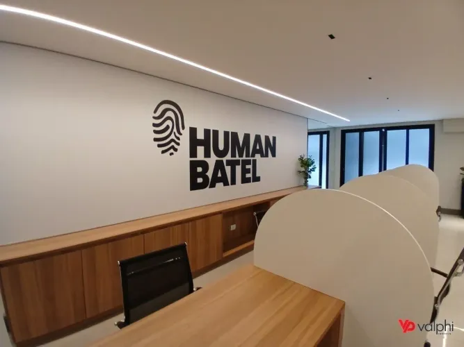 Sala comercial nova à venda no Batel.