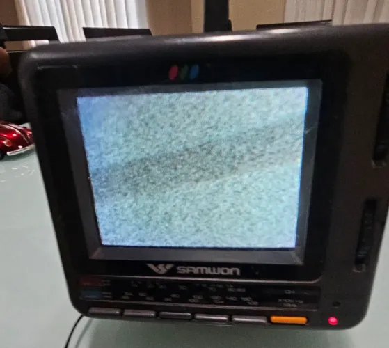 TV 5 POLEGADAS SAMWON COLORIDA FUNCIONANDO AMERICANA PARA COLECIONADORES