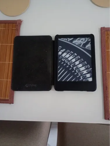 Kindle 11a geração com capa 