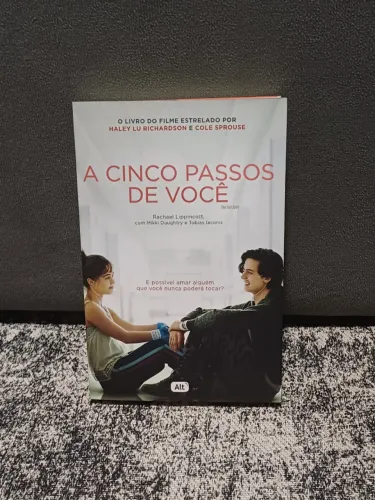 A Cinco passos de você