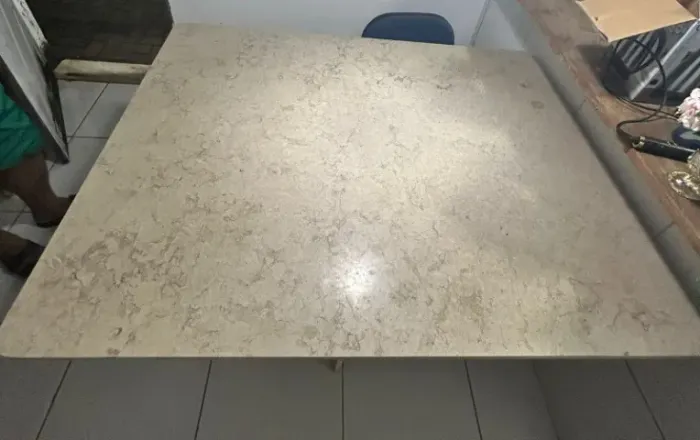 Mesa de jantar em Mármore Travertino