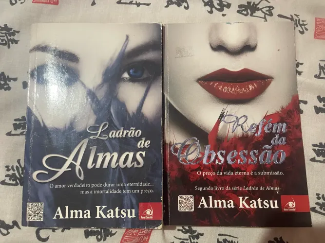 2 livros da Alma Katsu
