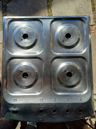 Vende-se mesa inox fogão 4 bocas.
