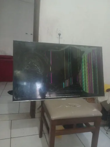 Vendo Tv 43 Polegadas apenas pra Retirada de. Peças. 150,00