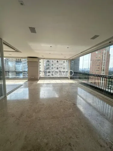 Apartamento com 470 m², 4 quartos sendo 4 suítes à venda no bairro Moema.