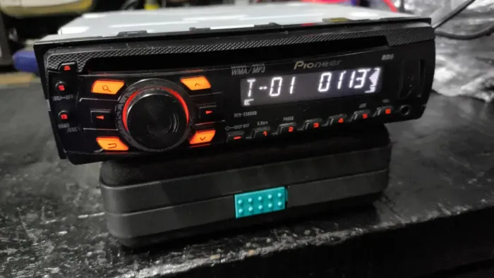 Rádio Pionner DEH 2380 ub