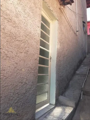 CASA ESTILO APARTAMENTO DE 2 QTS SEM VAGA DE GARAGEM