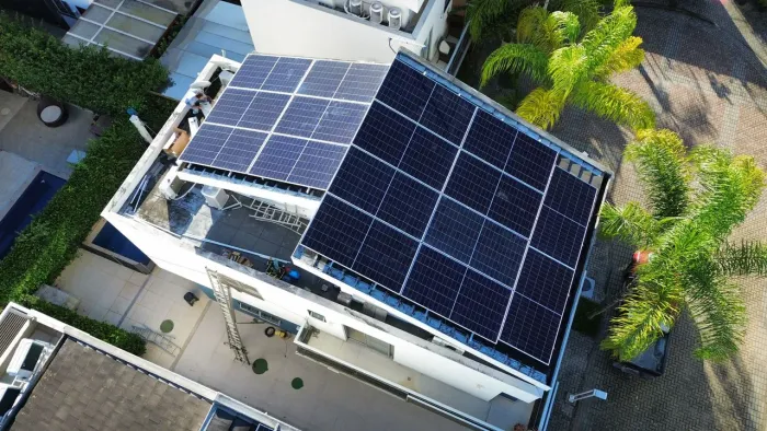 Instalador de placa solar