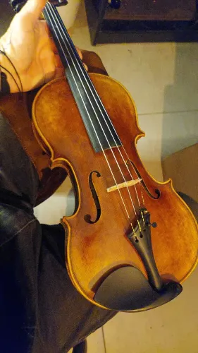 Violino J..B.Guadagnini cópia feita artesanal na Itália.