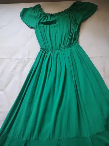 Vestido Midi Verde Elegante| Manga Curta - tamanho M