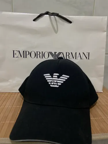Boné Emporio Armani com logo gravado 