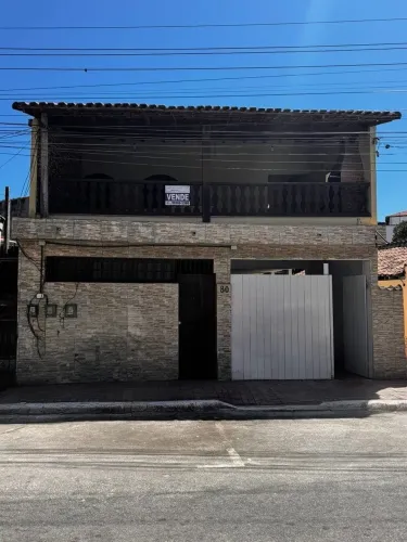 Duplex à venda a poucos passos da Praia Grande- Arraial do Cabo
