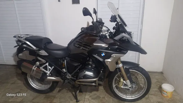Moto bem novinha