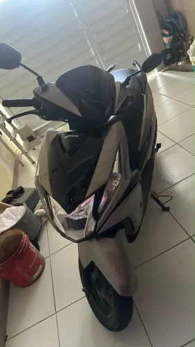 ELITE 2025 apenas 10.000km rodado