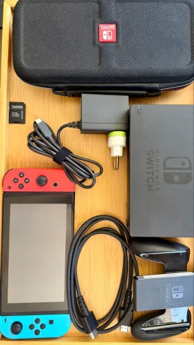 Nintendo Switch V1 completo com acessórios - único dono