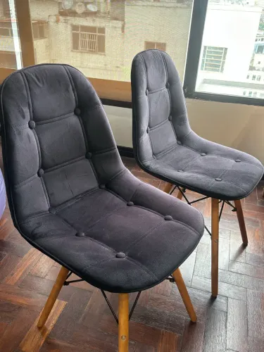 CADEIRA EAMES EIFFEL BOTONE PRETA