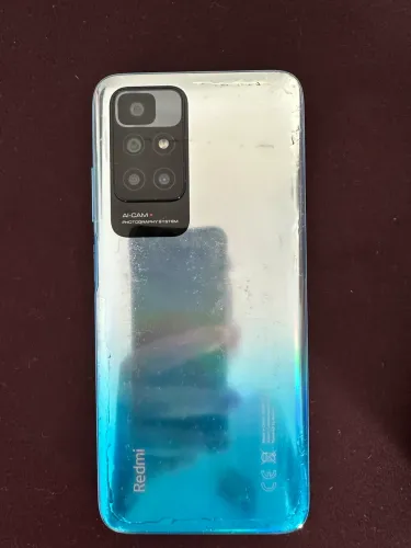Celular redmi usado.