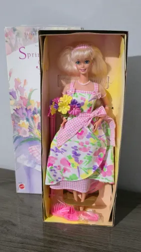 Spring Petals Barbie - An Avon Exclusive (Mattel 1996)