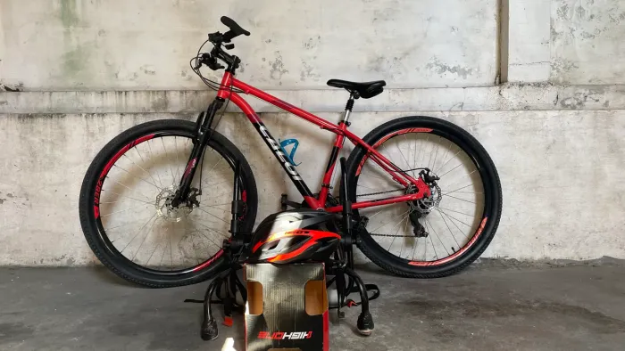 Bicicleta mais quite completo de sinalização, suporte para carro e segurança