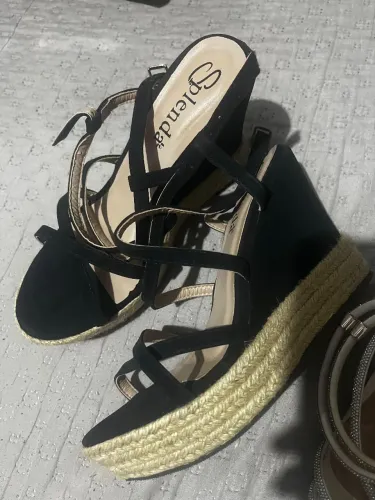 Sapatos femininos novos 