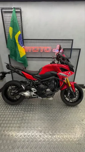 Tracer 900 Gt muito nova apenas 14 mil km
