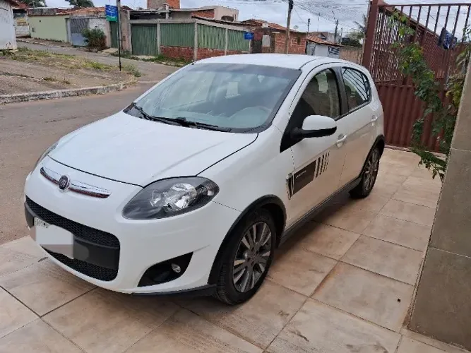 Fiat Palio Sporting 1.6 Flex 16V 5P 2014