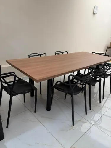 Mesa de 2,40x1m com 7 cadeiras, estado de novo 6 meses de uso