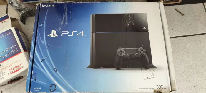 PS4 slim 500GB + Óculos VR completo