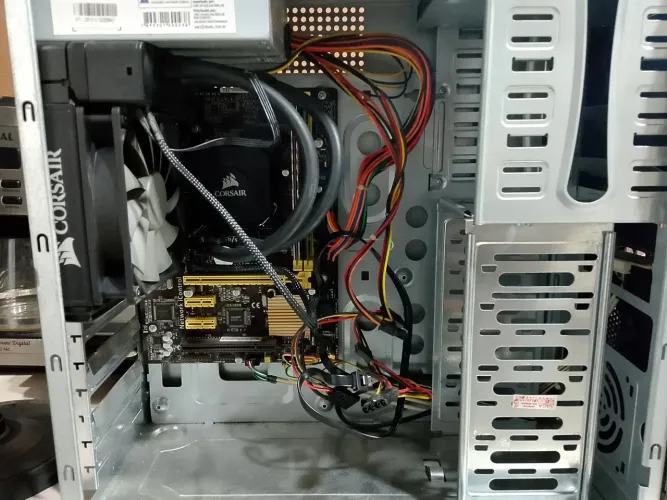 Pc gamer i7 4a geração + GT 710 para conserto/peças