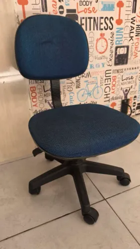 Cadeira escritório simples