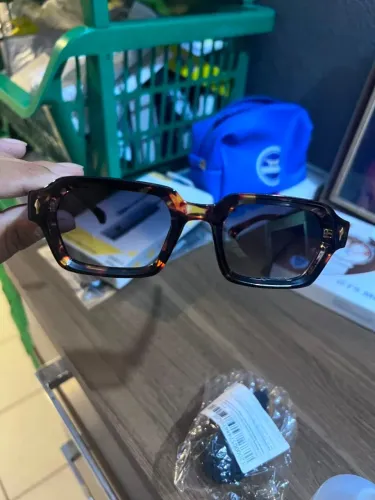 Óculos Quadrado Retrô Unissex Decorativo - Clássico e Durável