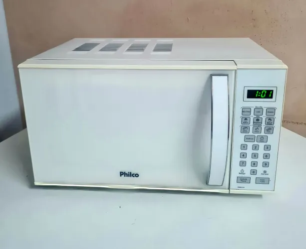 Microondas SEMI NOVO Philco 21litros  Moderno. Apenas 245.00 ac pix ou parcelo 