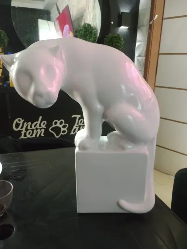 Peça decorativa em porcelana