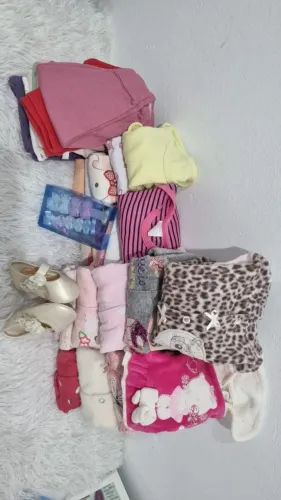 Lote Roupinhas Menina Tamanho RN e P Semi Novo