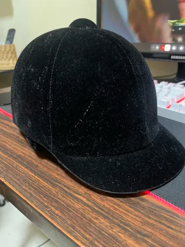 Capacete de Hipismo / Equitação Instep Veludo Preto - Tam 55 (Nunca usado)