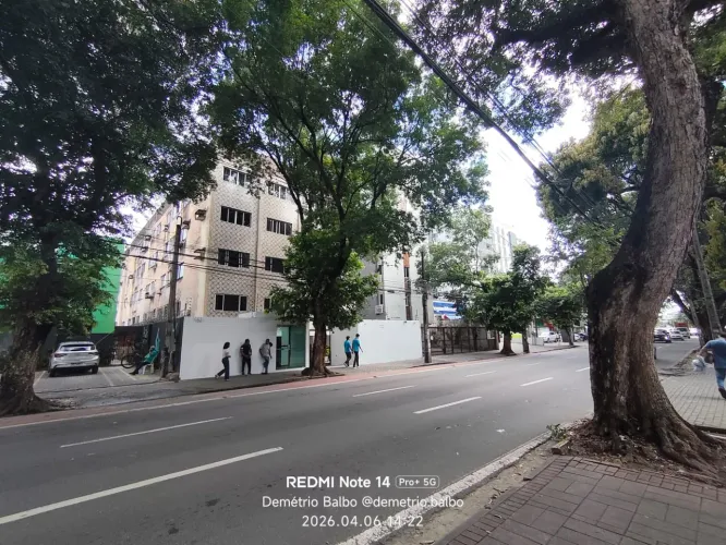 Apto Rua Amelia Gracas - 3qts - 3000.00 (4 andar nao tem elevador)